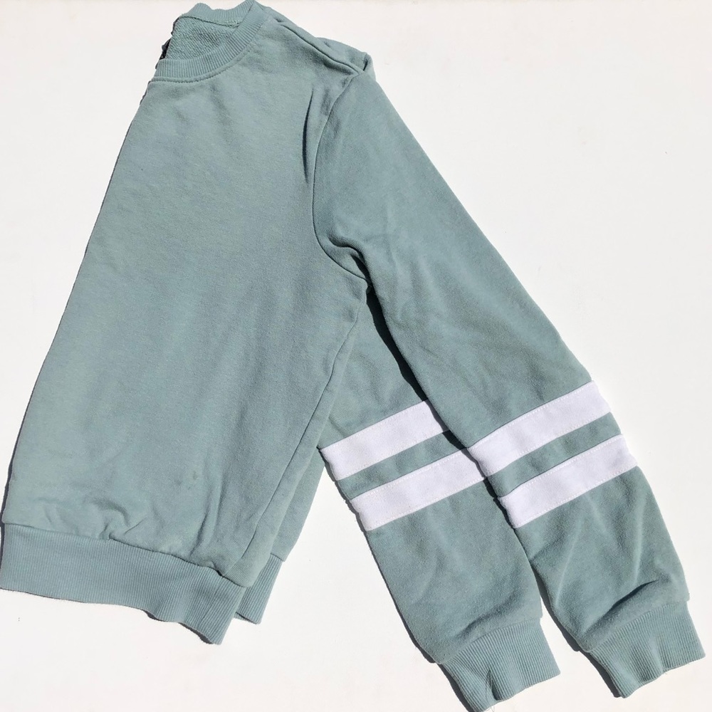 Super comfy pullover crewneck sweatshirt